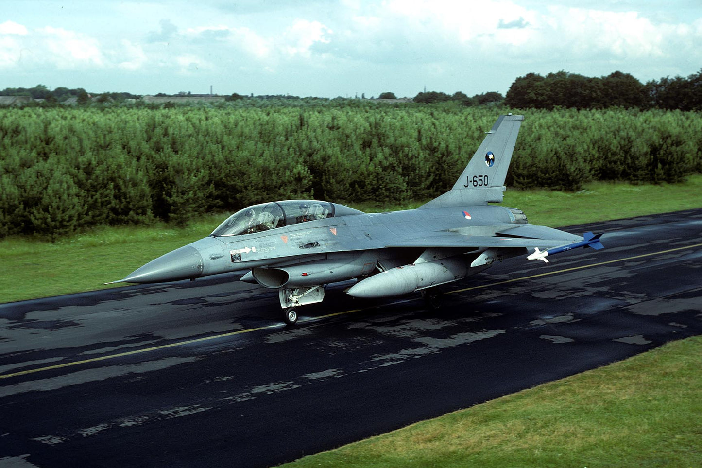 CSL07383 F-16B FIGHTING FALCON J-650