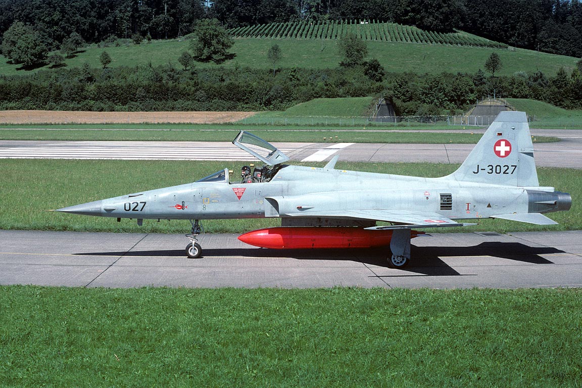 CSL07512 F-5E TIGER J-3027/027