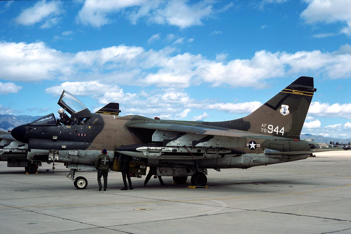 CSL07550 A-7D CORSAIR II 70-0944