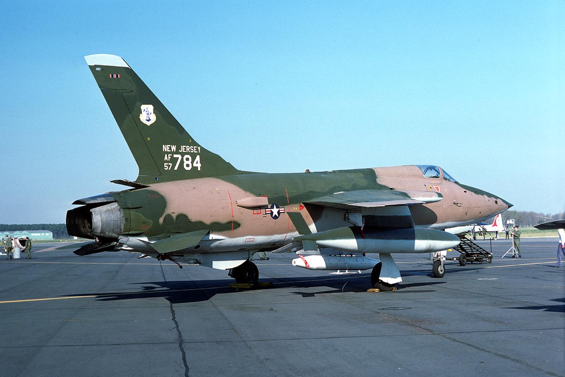 CSL07557 F-105B THUNDERCHIEF 57-5784