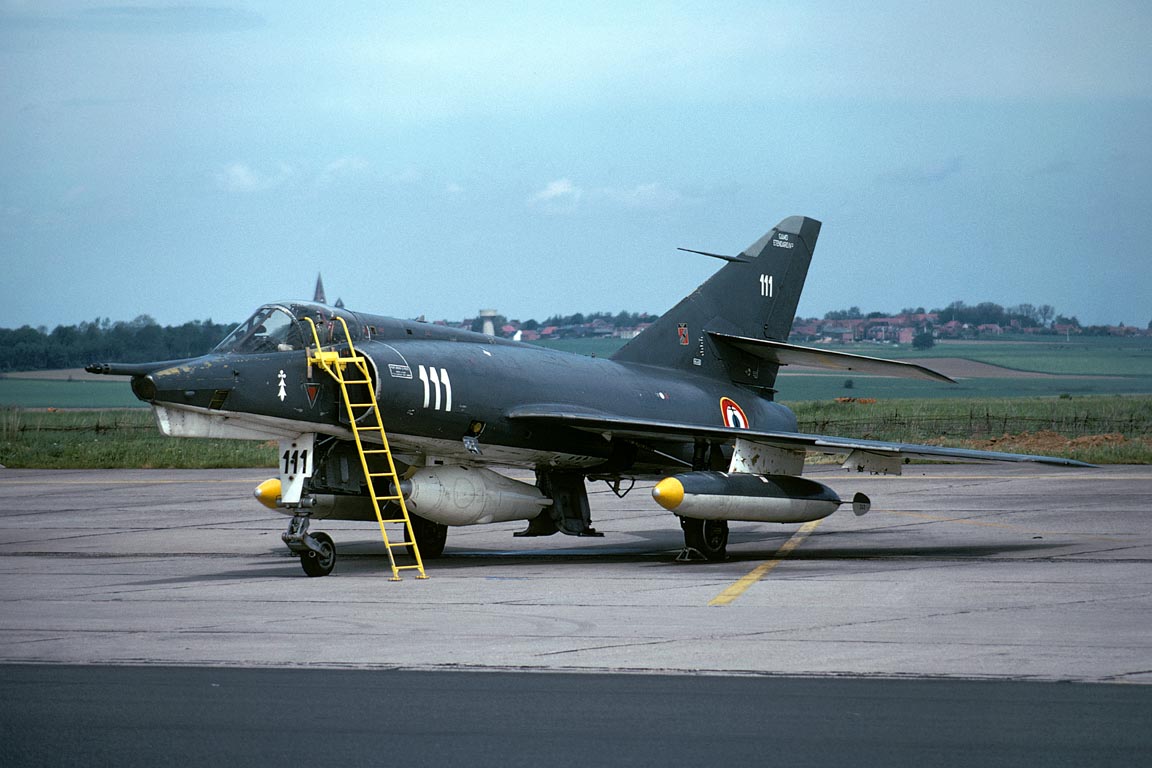 CSL07582 ETENDARD IVP 111