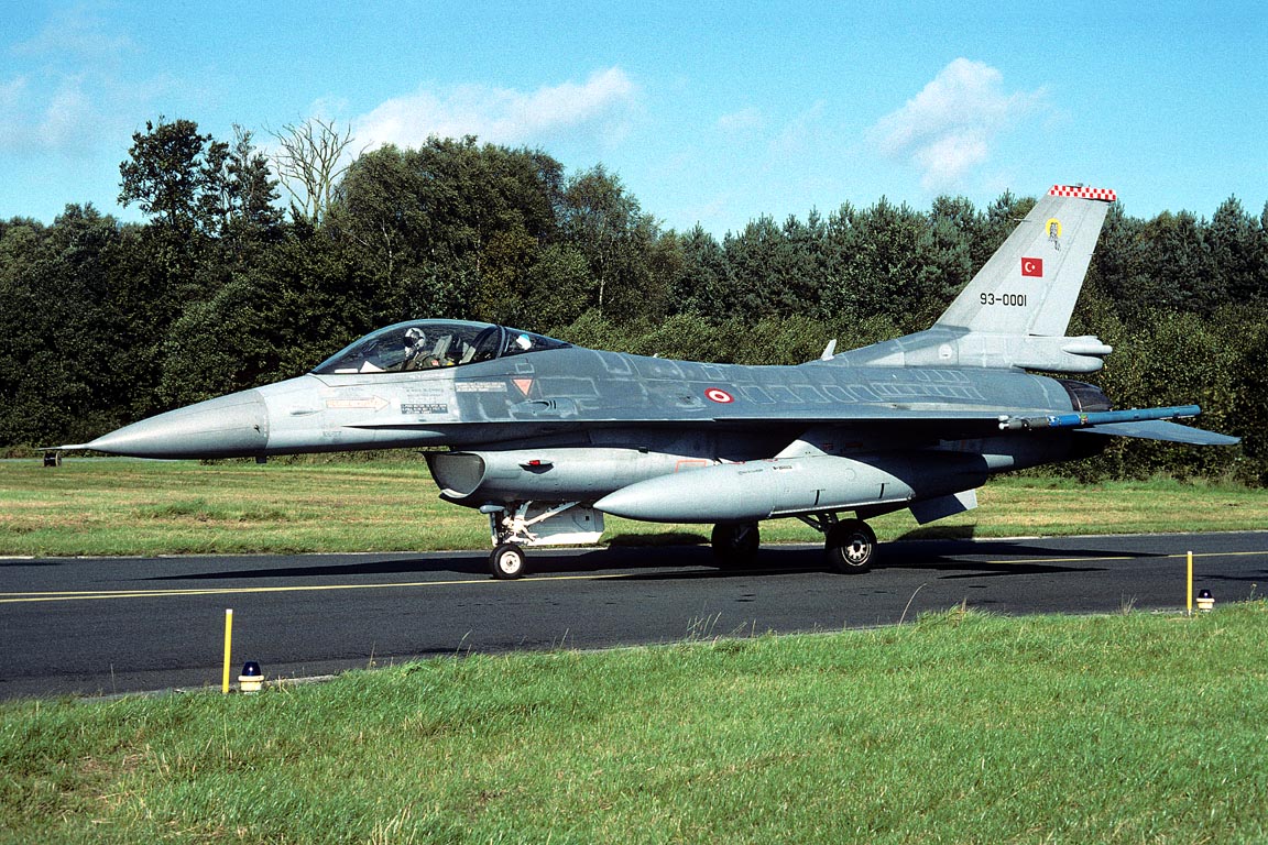 CSL07687 F-16C FIGHTING FALCON 93-0001