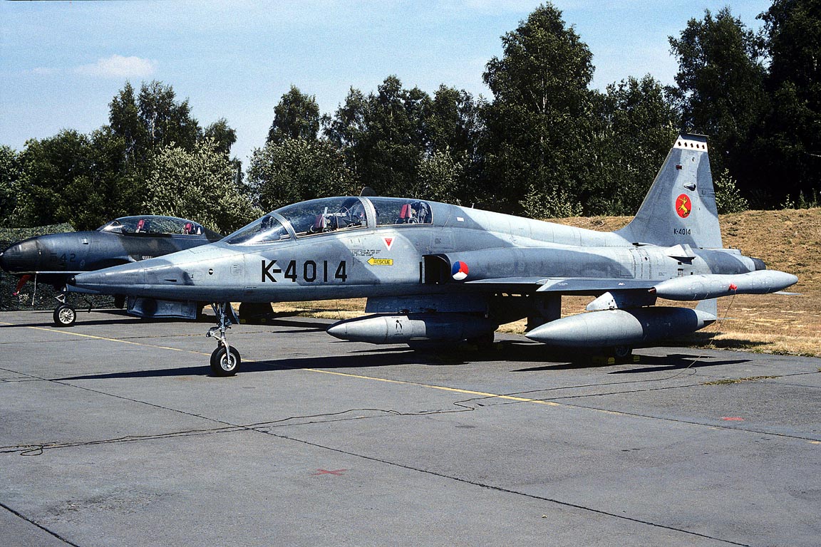 CSL07744 NF-5B FREEDOM FIGHTER K-4014