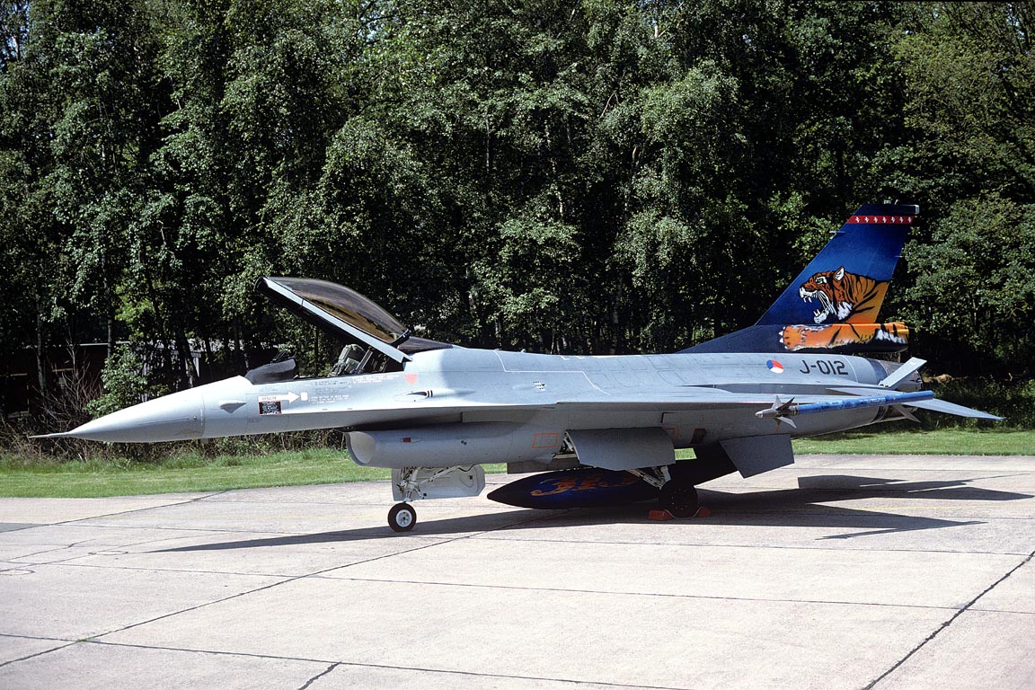 CSL07746 F-16A FIGHTING FALCON J-012