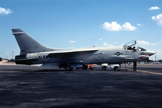 CSL08021 F-8J CRUSADER 150661/PP101
