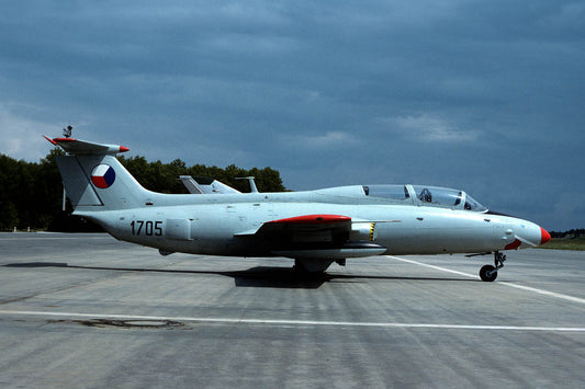 CSL08167 L-29 DELPHIN 1705