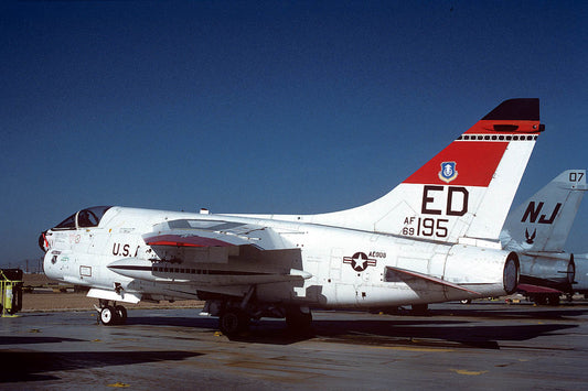 CSL08185 A-7D CORSAIR II 69-6195/ED