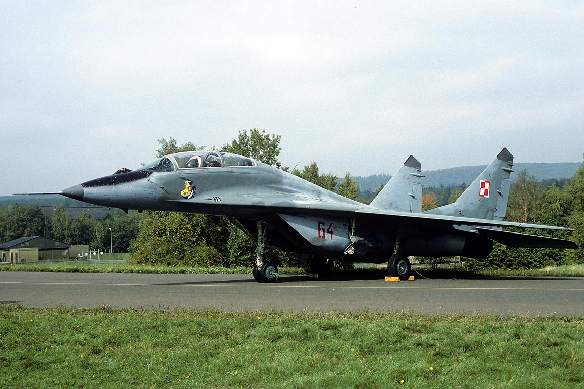 CSL08265 MiG-29UB FULCRUM 64