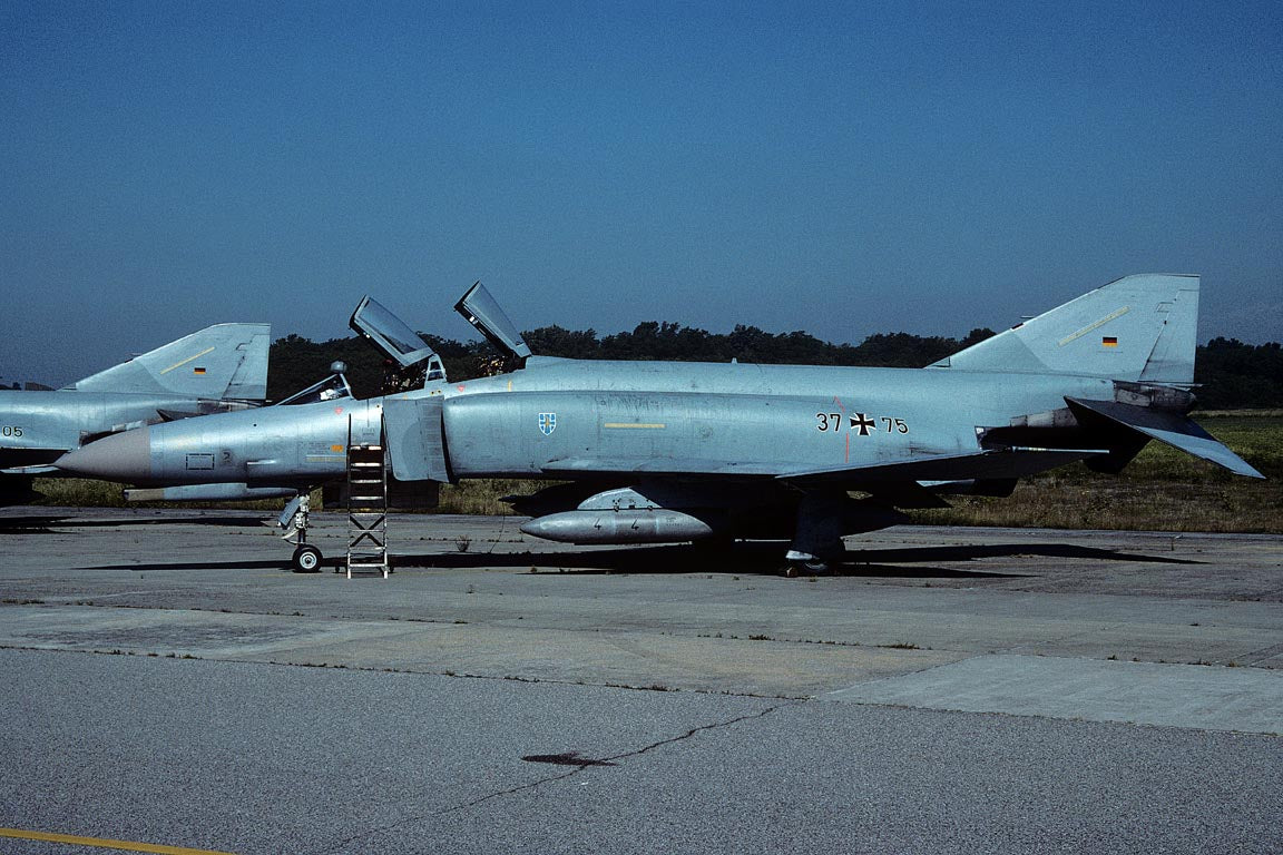 CSL08354 F-4F PHANTOM II 37+75
