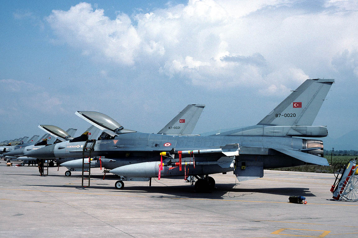 CSL08467 F-16C FIGHTING FALCON 87-0020