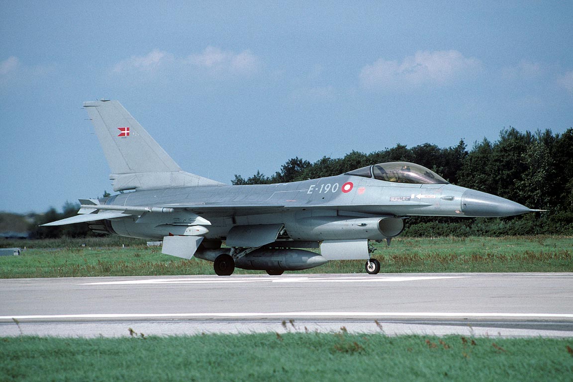 CSL08489 F-16A FIGHTING FALCON E-190