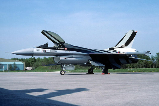 CSL08491 F-16A FIGHTING FALCON J-016