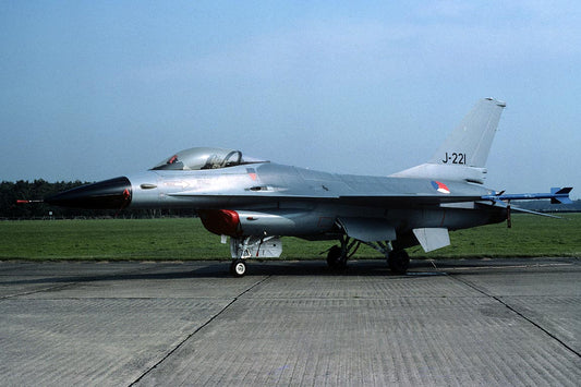 CSL08493 F-16A FIGHTING FALCON J-221