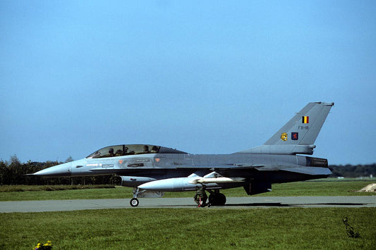 CSL08521 F-16B FIGHTING FALCON FB18