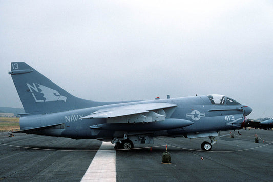 CSL08693 A-7E CORSAIR II 158823/NL413