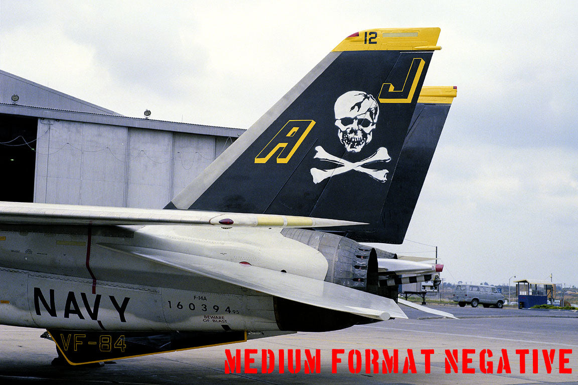 NE000159 F-14A TOMCAT 160394 TAIL SHOT