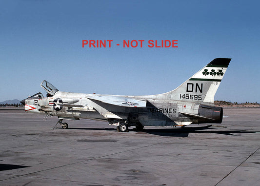 P00037 F-8D CRUSADER 148695/DN12