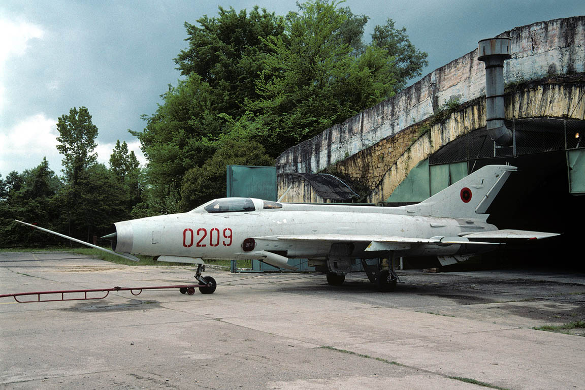 CSL00015 Chengdu F-7A 0209