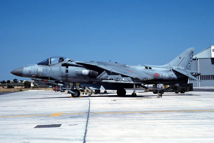 CSL00147 AV-8B HARRIER II MM7214/1-08