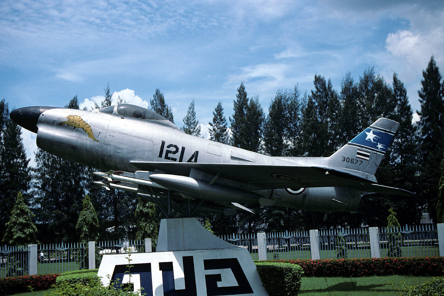 CSL05044 F-86L SABRE 53-0677/1214