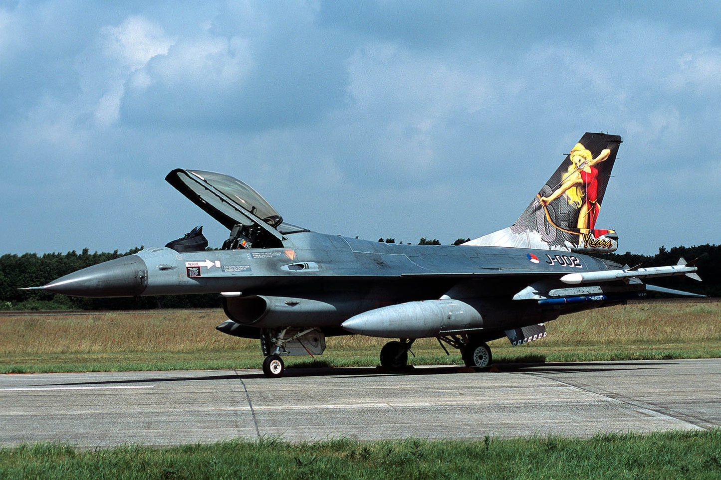 CSL05167 F-16A FIGHTING FALCON J-002