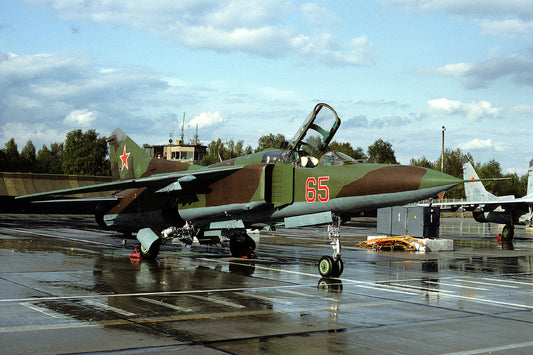 CSL05238 MiG-23UB FLOGGER 65 red