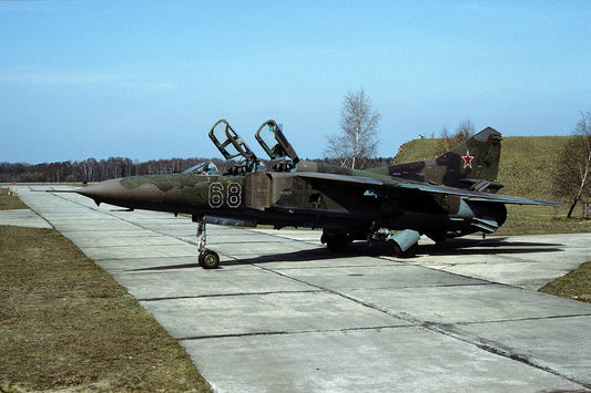 CSL05239 MiG-23UB FLOGGER 68