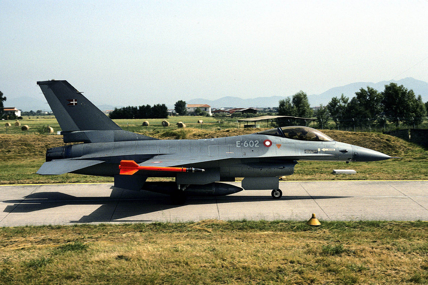 CSL05256 F-16A FIGHTING FALCON E-602