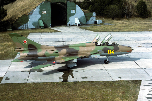 CSL05276 Su-17UM-3 FITTER 84 yellow