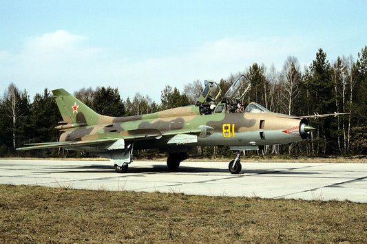 CSL05277 Su-17UM-3 81 yellow