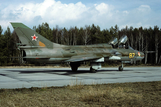 CSL05278 Su-17UM-3 87 yellow