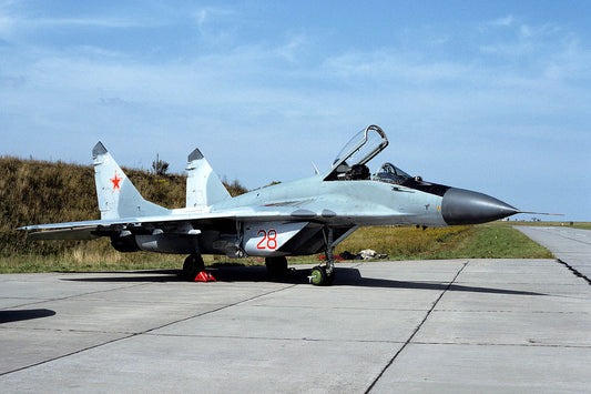 CSL05293 MiG-29C FULCRUM 28 red